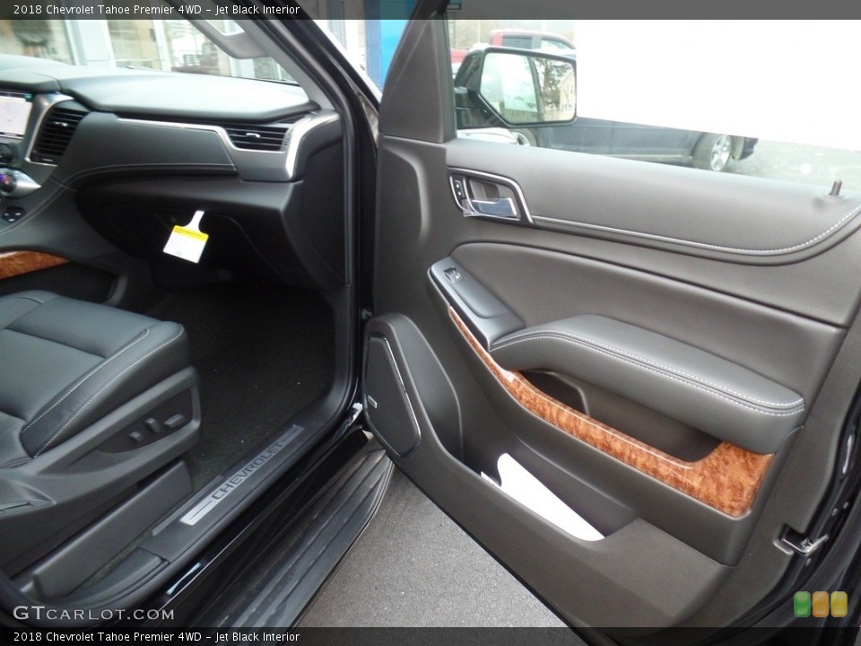 Jet Black Interior Door Panel for the 2018 Chevrolet Tahoe Premier 4WD #124298103