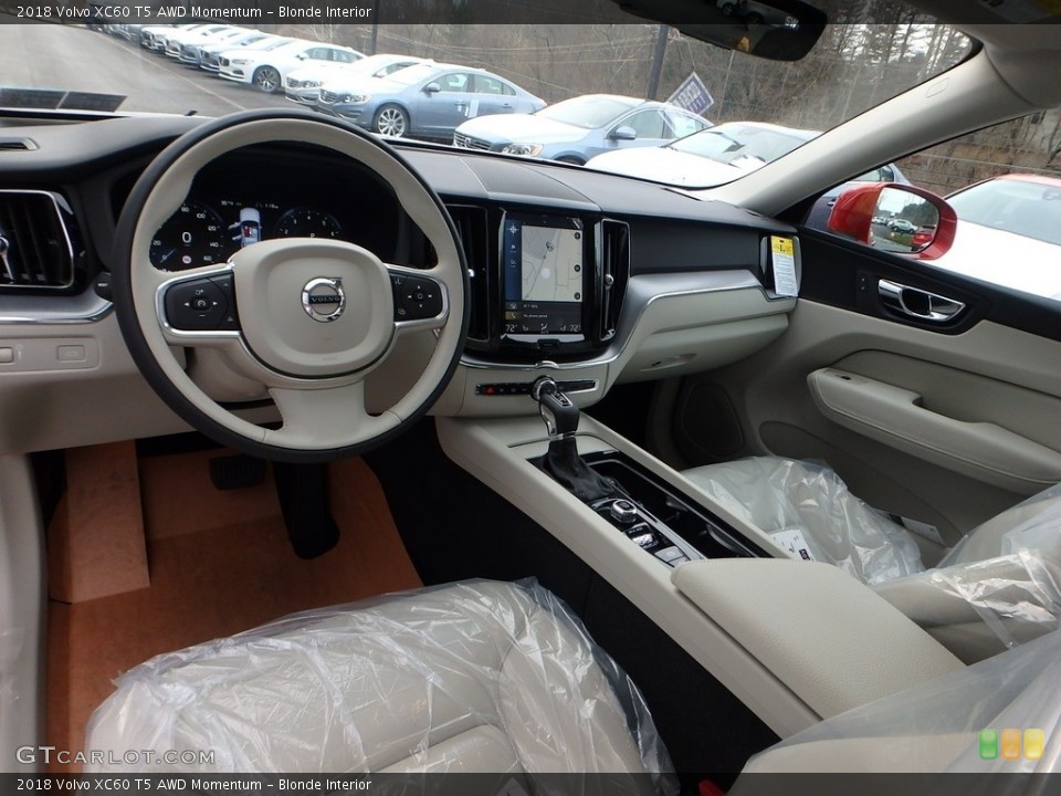 Blonde Interior Photo for the 2018 Volvo XC60 T5 AWD Momentum #124313177