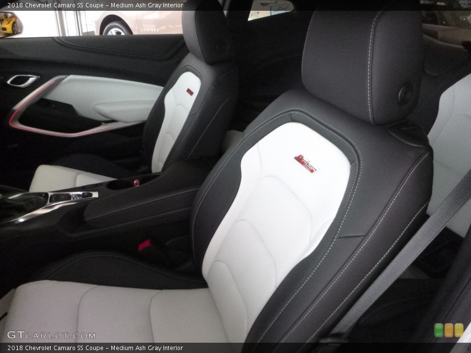 Medium Ash Gray Interior Front Seat for the 2018 Chevrolet Camaro SS Coupe #124327310