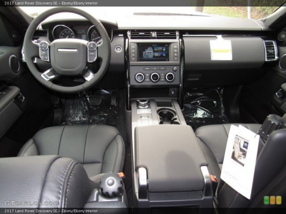 Ebony/Ebony Interior Dashboard for the 2017 Land Rover Discovery SE #124413449