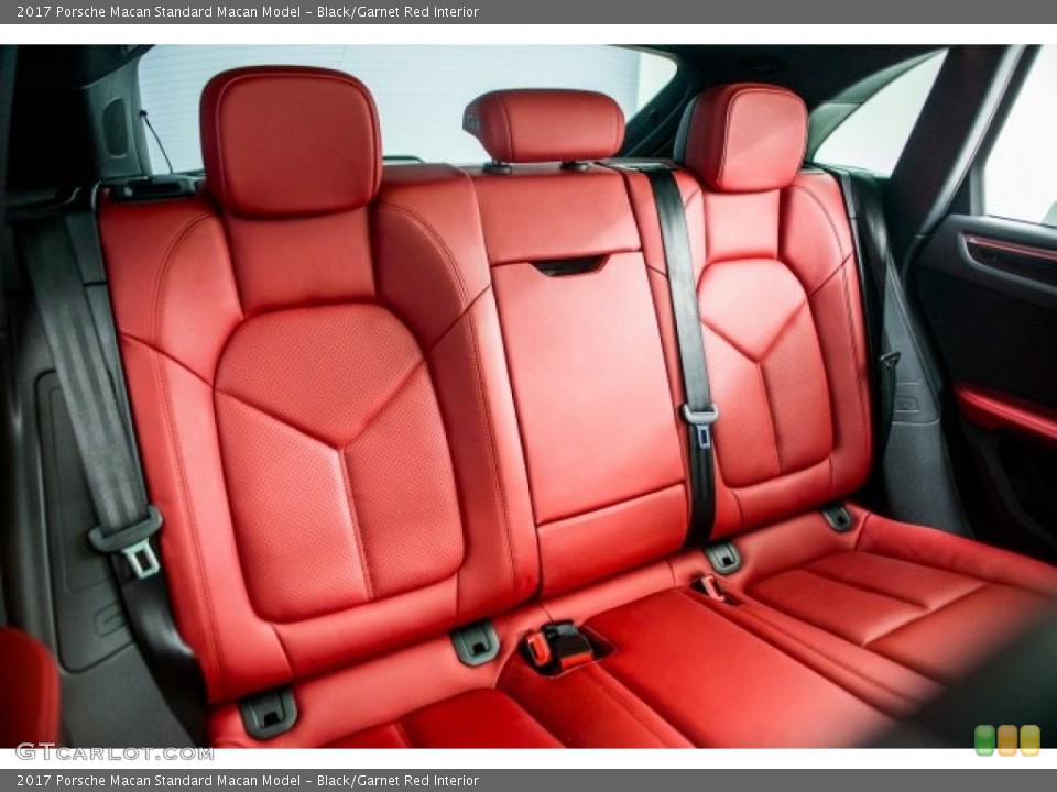 Black/Garnet Red Interior Rear Seat for the 2017 Porsche Macan  #124443110