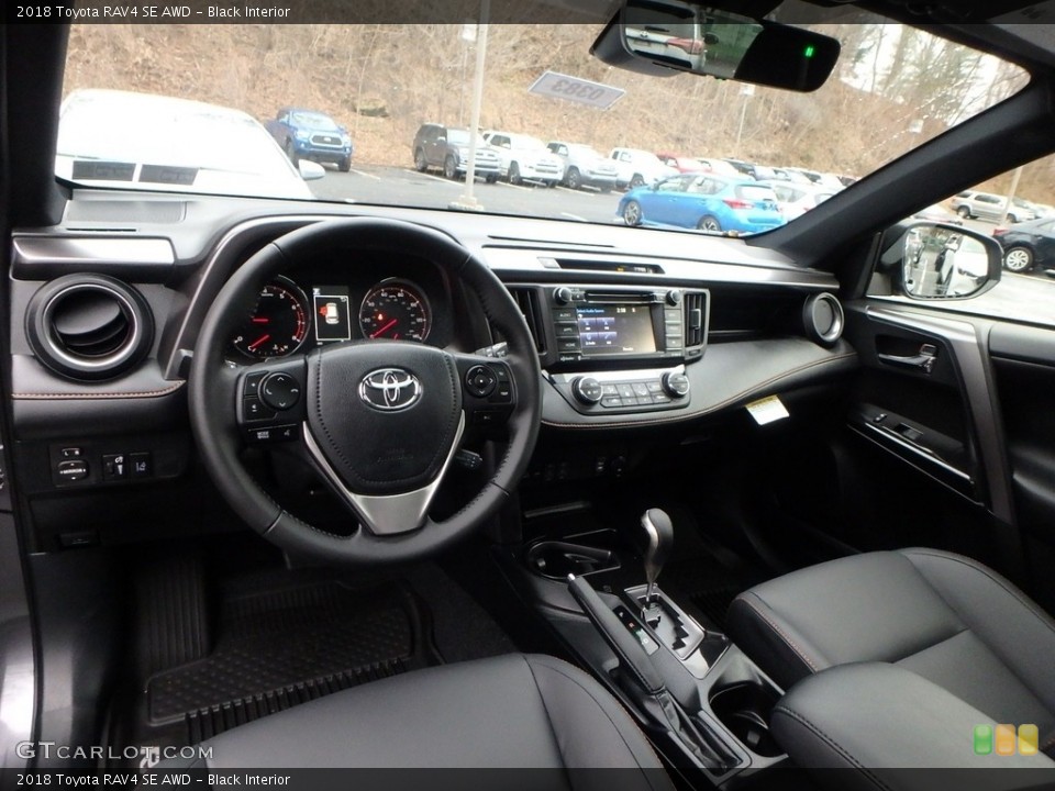 Black Interior Photo for the 2018 Toyota RAV4 SE AWD #124461648