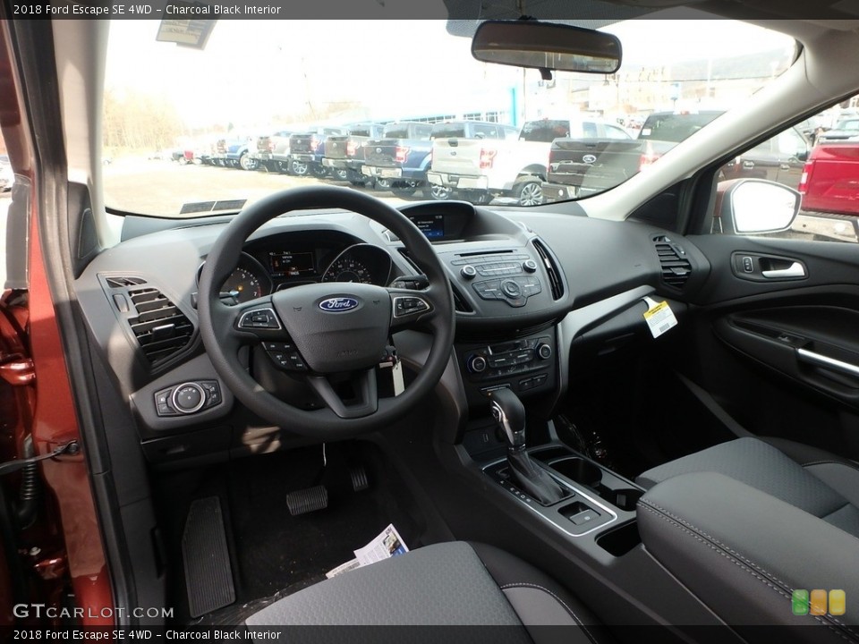 Charcoal Black Interior Photo for the 2018 Ford Escape SE 4WD #124502246