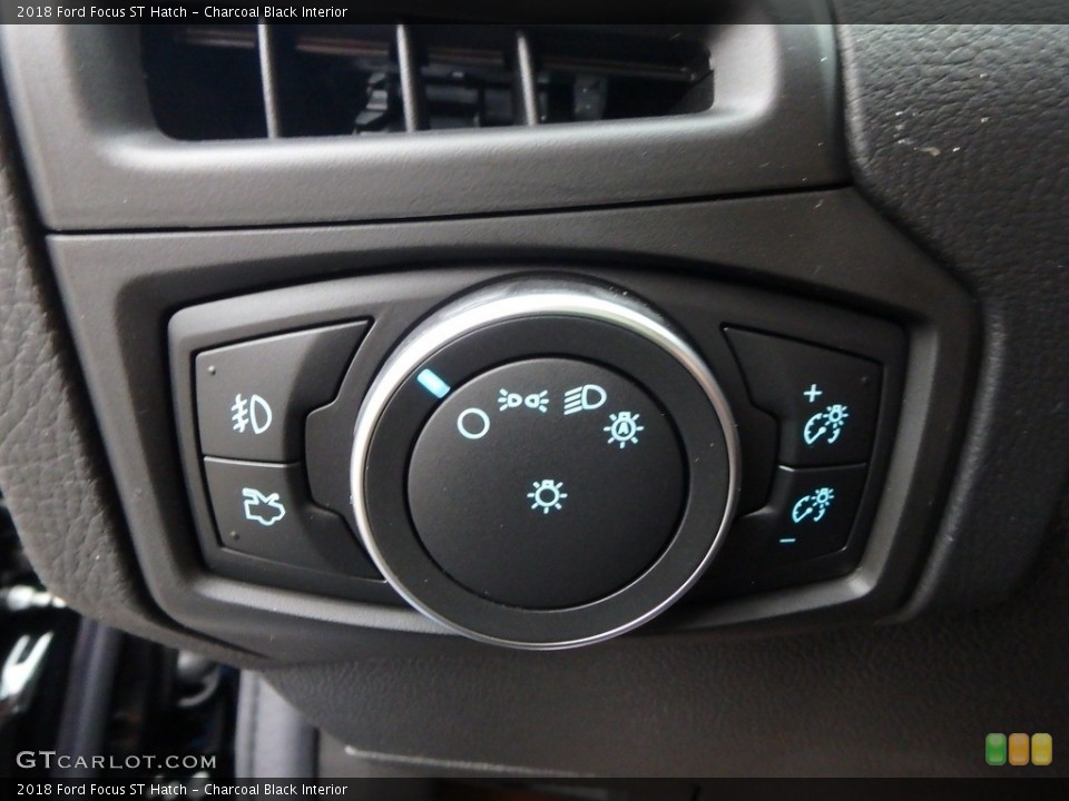 Charcoal Black Interior Controls for the 2018 Ford Focus ST Hatch #124562594
