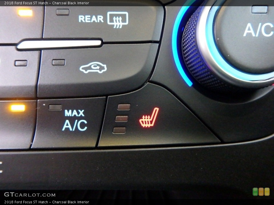 Charcoal Black Interior Controls for the 2018 Ford Focus ST Hatch #124563641