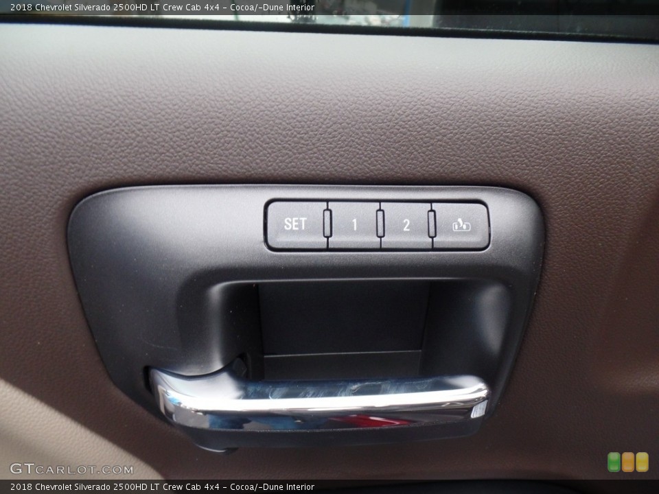 Cocoa/­Dune Interior Controls for the 2018 Chevrolet Silverado 2500HD LT Crew Cab 4x4 #124582424
