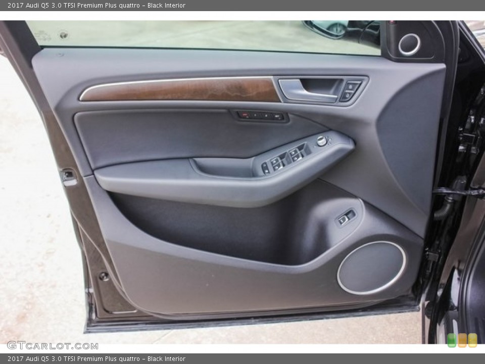 Black Interior Door Panel for the 2017 Audi Q5 3.0 TFSI Premium Plus quattro #124678226