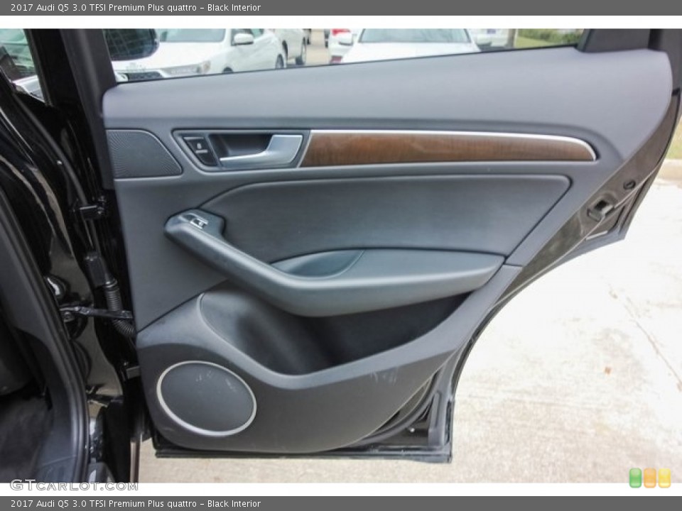 Black Interior Door Panel for the 2017 Audi Q5 3.0 TFSI Premium Plus quattro #124678279