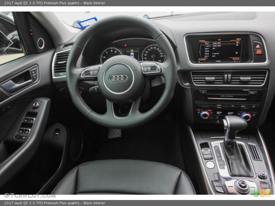 Black Interior Dashboard for the 2017 Audi Q5 3.0 TFSI Premium Plus quattro #124678309