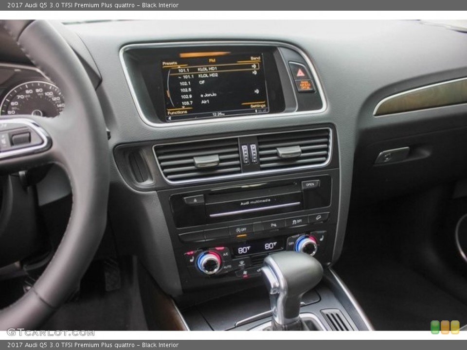 Black Interior Controls for the 2017 Audi Q5 3.0 TFSI Premium Plus quattro #124678357