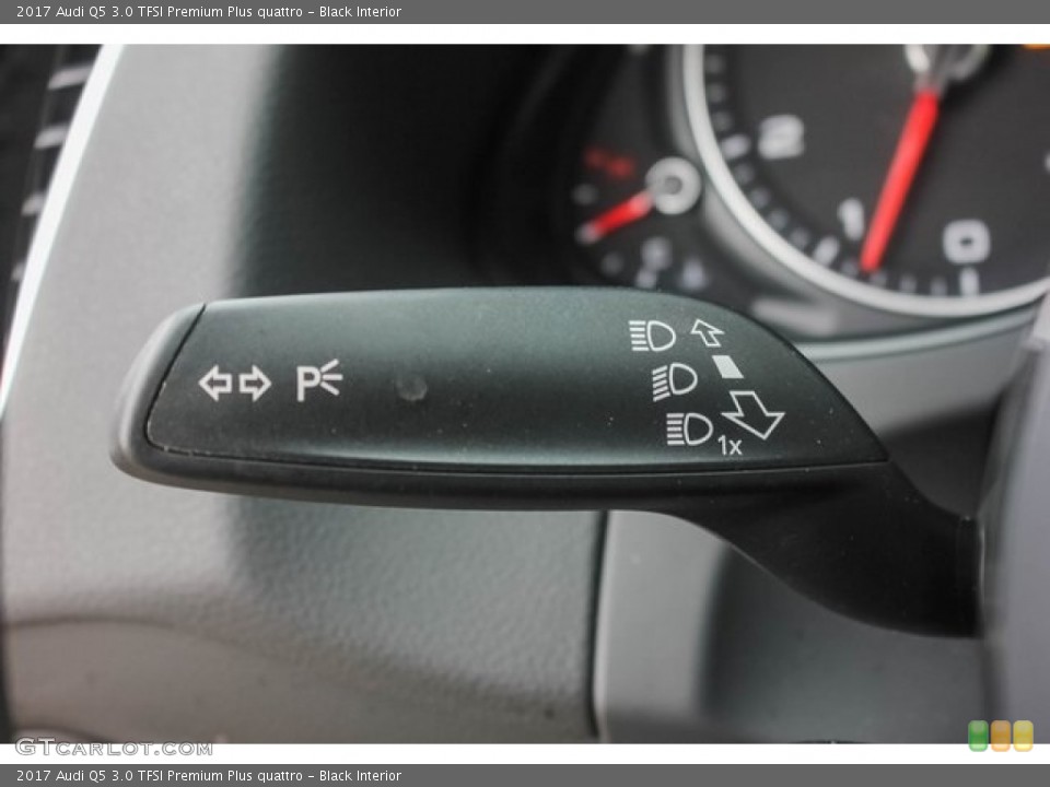 Black Interior Controls for the 2017 Audi Q5 3.0 TFSI Premium Plus quattro #124678372