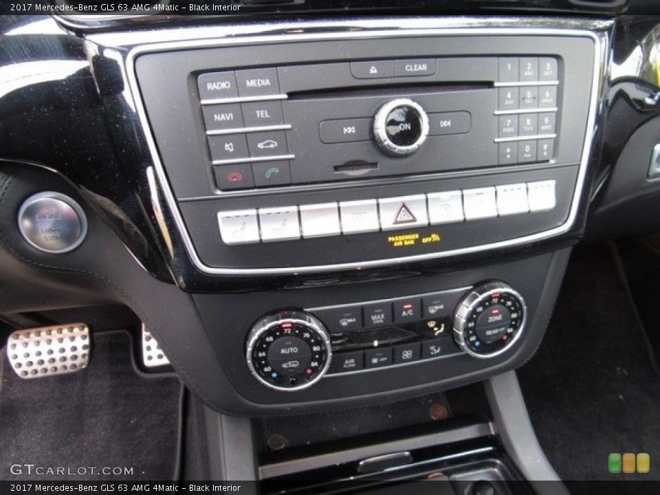 Black Interior Controls for the 2017 Mercedes-Benz GLS 63 AMG 4Matic #124710202