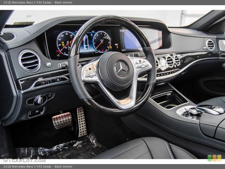 Black Interior Dashboard for the 2018 Mercedes-Benz S 560 Sedan #124773104