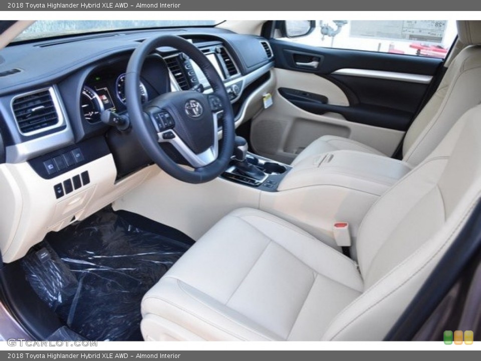 Almond Interior Photo for the 2018 Toyota Highlander Hybrid XLE AWD #124778468