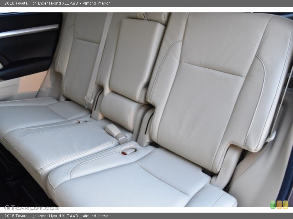 Almond Interior Rear Seat for the 2018 Toyota Highlander Hybrid XLE AWD #124778501