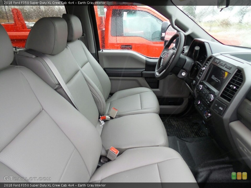 Earth Gray Interior Photo for the 2018 Ford F350 Super Duty XL Crew Cab 4x4 #124888962