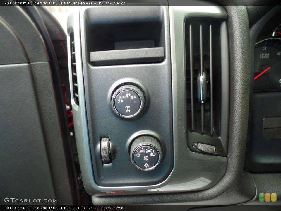 Jet Black Interior Controls for the 2018 Chevrolet Silverado 1500 LT Regular Cab 4x4 #124890441