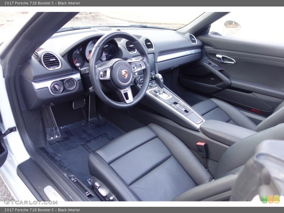 Black Interior Photo for the 2017 Porsche 718 Boxster S #124904189