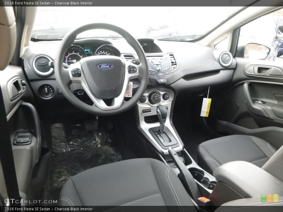Charcoal Black Interior Photo for the 2018 Ford Fiesta SE Sedan #125009467