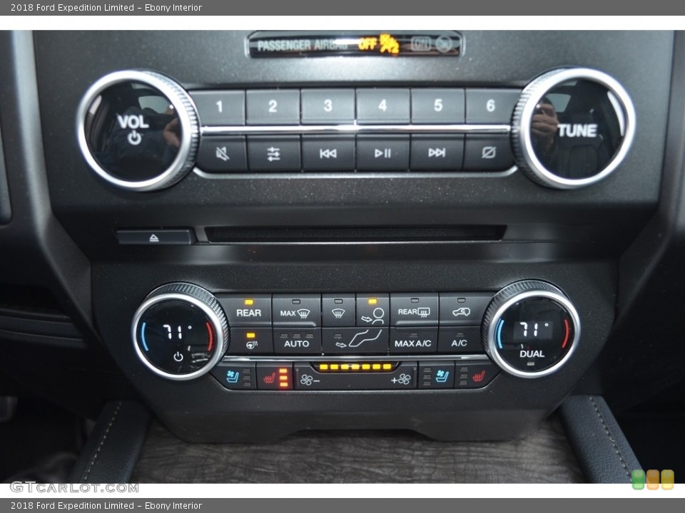 Ebony Interior Controls for the 2018 Ford Expedition Limited #125118860