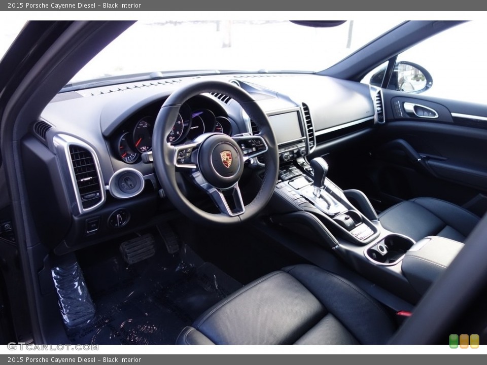 Black Interior Dashboard for the 2015 Porsche Cayenne Diesel #125205055