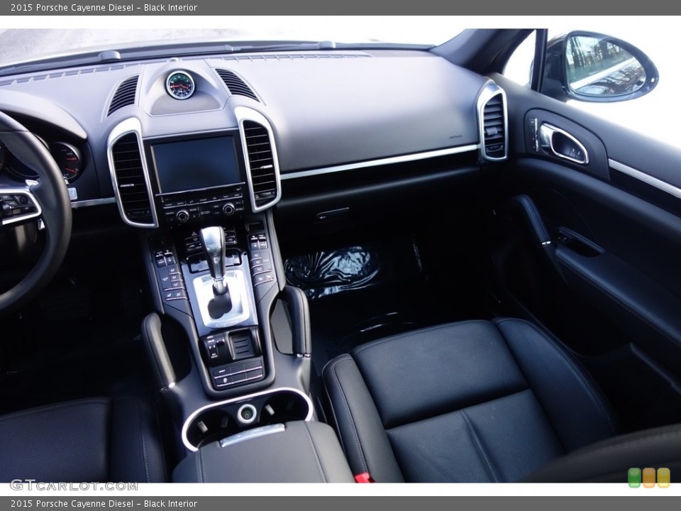 Black Interior Dashboard for the 2015 Porsche Cayenne Diesel #125205154