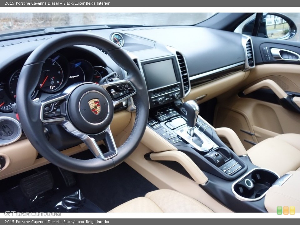 Black/Luxor Beige Interior Photo for the 2015 Porsche Cayenne Diesel #125383917