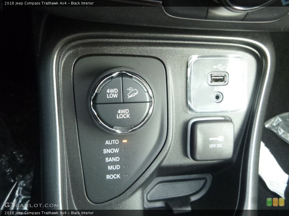 Black Interior Controls for the 2018 Jeep Compass Trailhawk 4x4 #125415349