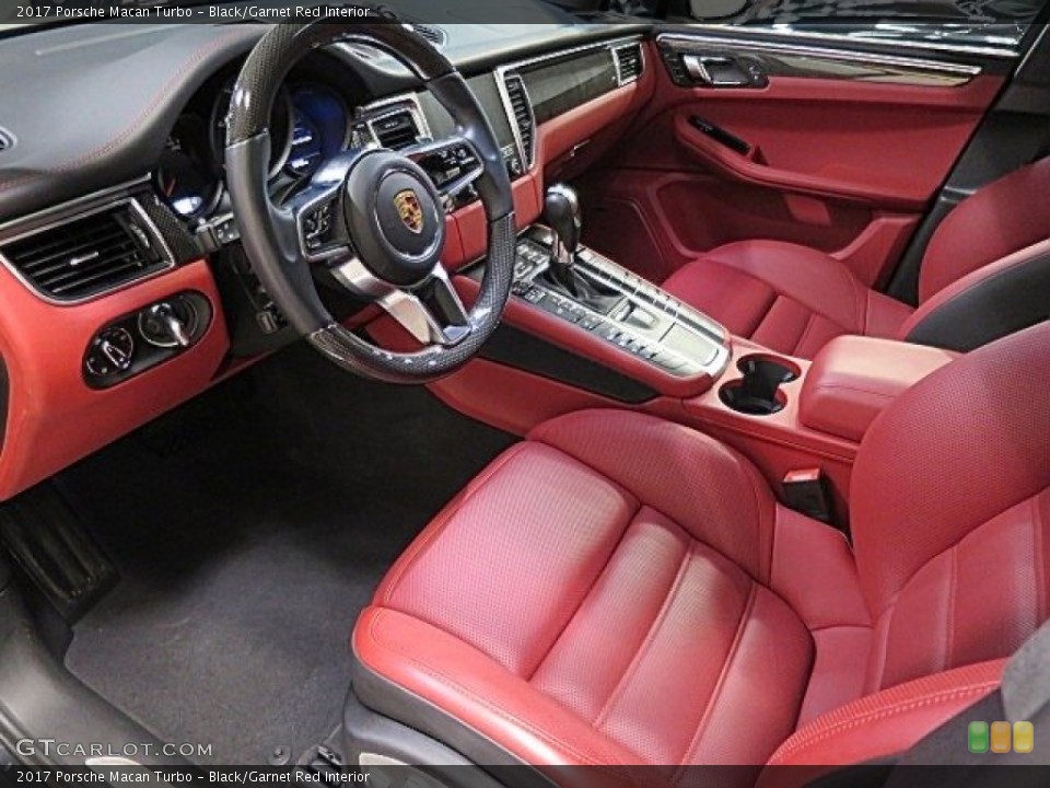 Black/Garnet Red Interior Photo for the 2017 Porsche Macan Turbo #125437597