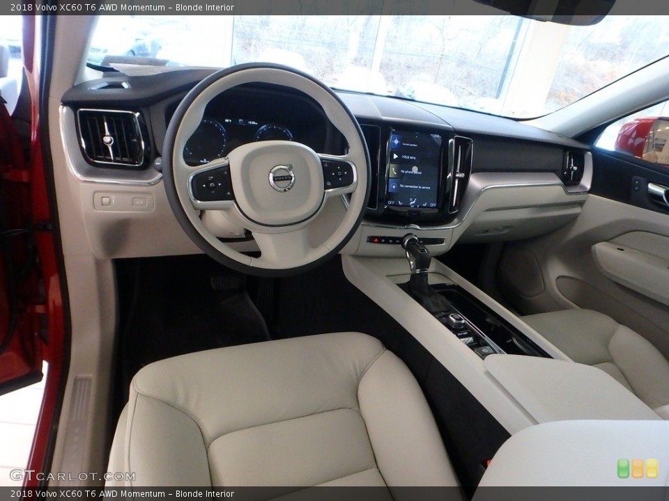 Blonde Interior Photo for the 2018 Volvo XC60 T6 AWD Momentum #125450461
