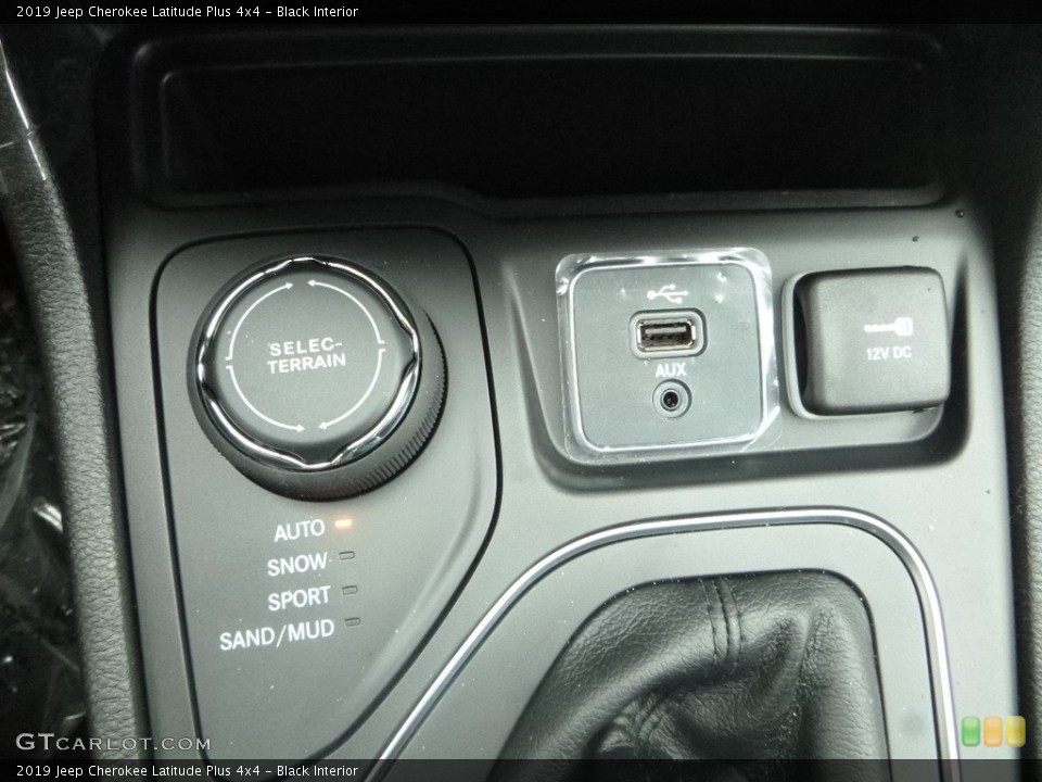 Black Interior Controls for the 2019 Jeep Cherokee Latitude Plus 4x4 #125609740