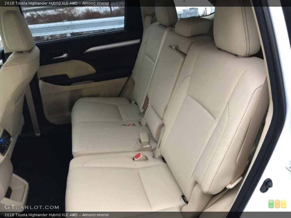 Almond Interior Rear Seat for the 2018 Toyota Highlander Hybrid XLE AWD #125742840