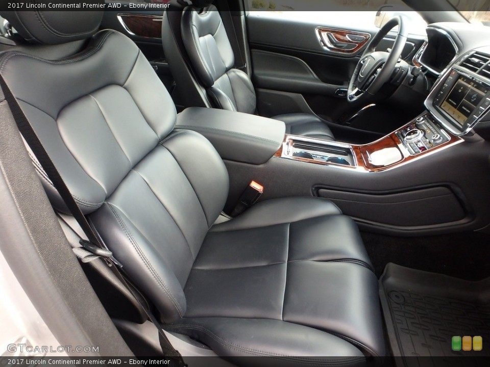 Ebony Interior Photo for the 2017 Lincoln Continental Premier AWD #125775781