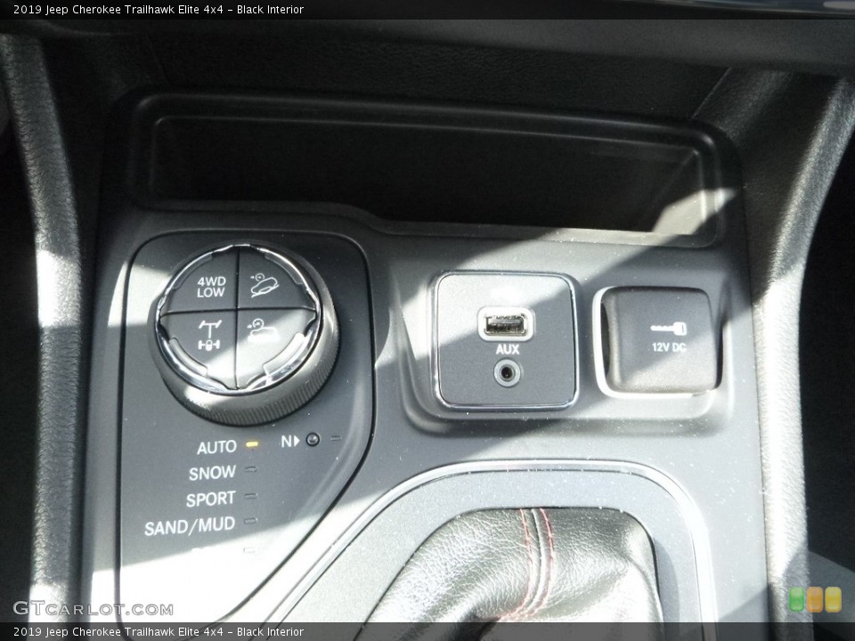 Black Interior Controls for the 2019 Jeep Cherokee Trailhawk Elite 4x4 #125904788