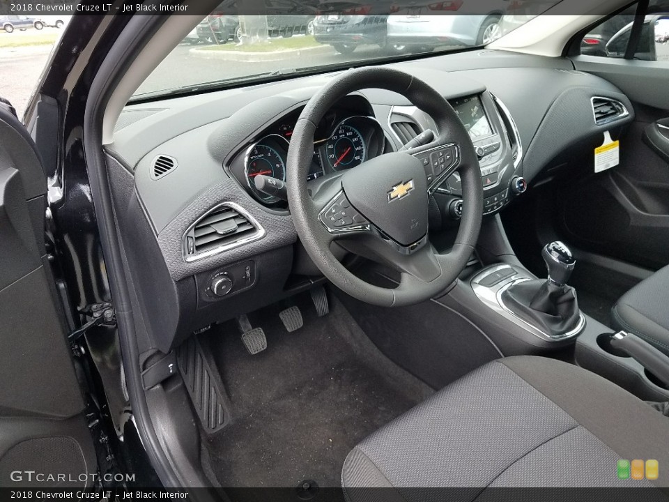 Jet Black Interior Photo for the 2018 Chevrolet Cruze LT #125940003