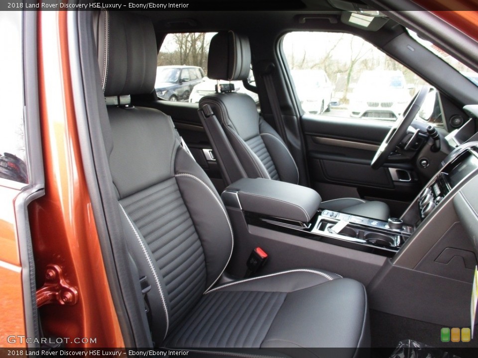 Ebony/Ebony Interior Photo for the 2018 Land Rover Discovery HSE Luxury #125980296