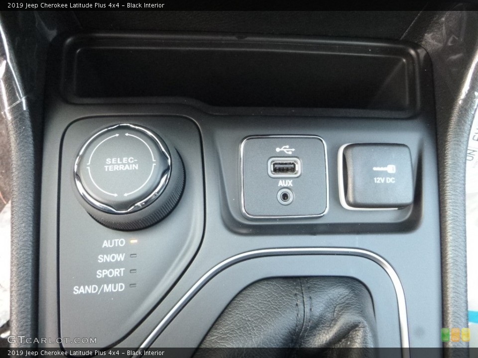 Black Interior Controls for the 2019 Jeep Cherokee Latitude Plus 4x4 #126052058
