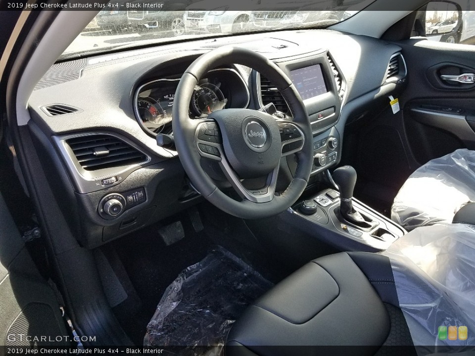 Black Interior Dashboard for the 2019 Jeep Cherokee Latitude Plus 4x4 #126101285