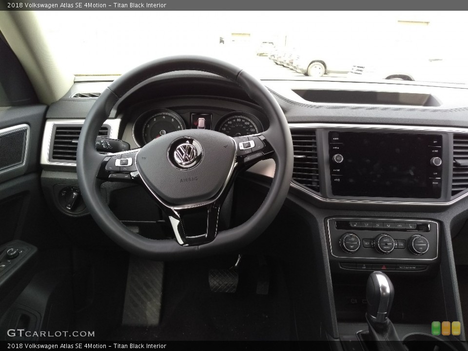 Titan Black Interior Dashboard for the 2018 Volkswagen Atlas SE 4Motion #126168501