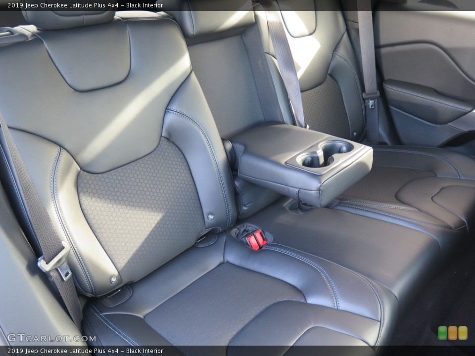 Black Interior Rear Seat for the 2019 Jeep Cherokee Latitude Plus 4x4 #126183057