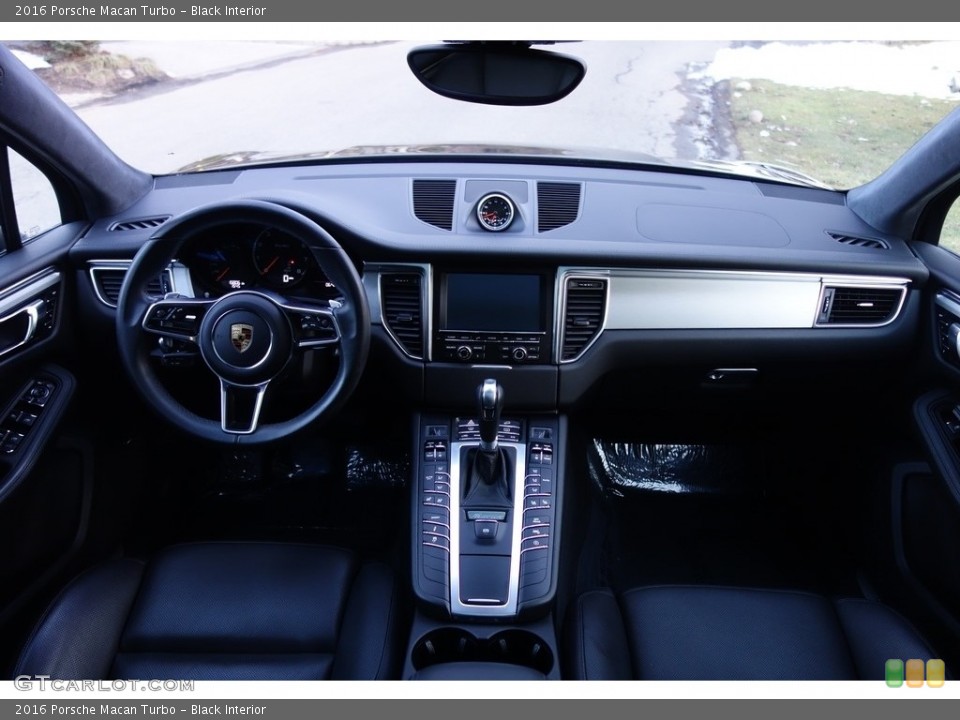 Black Interior Dashboard for the 2016 Porsche Macan Turbo #126232800