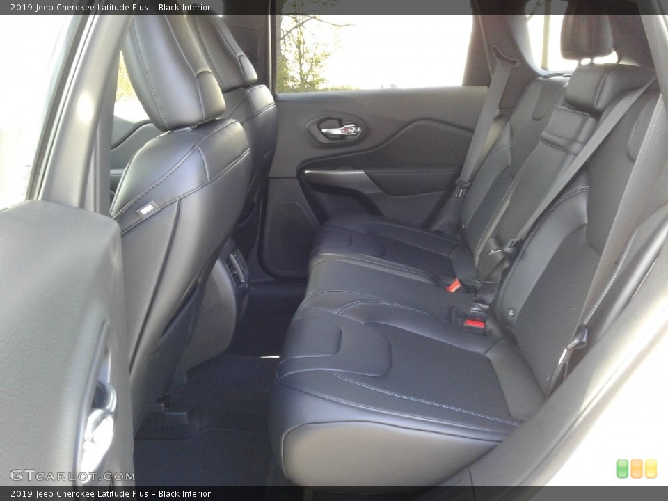 Black Interior Rear Seat for the 2019 Jeep Cherokee Latitude Plus #126240047