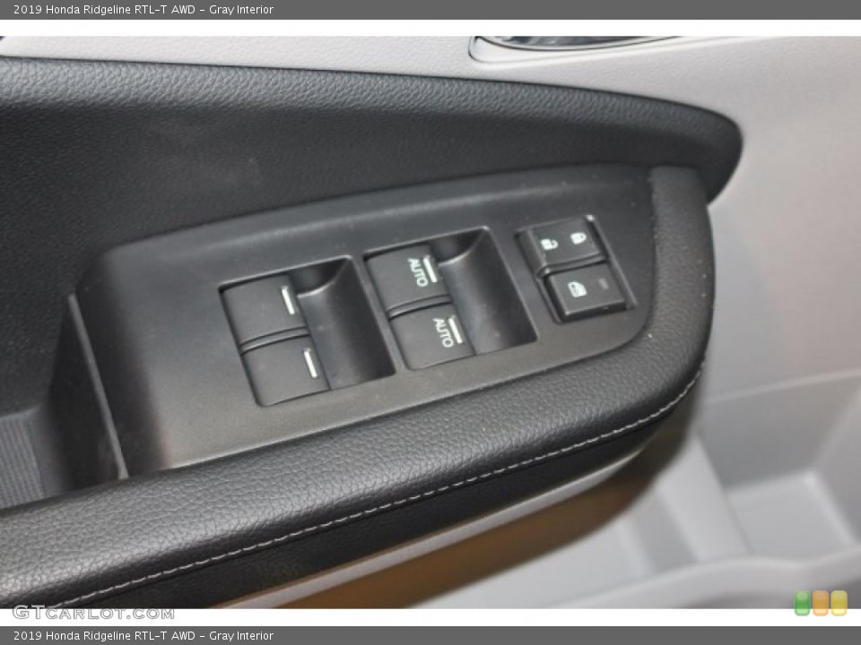 Gray Interior Controls for the 2019 Honda Ridgeline RTL-T AWD #126275971