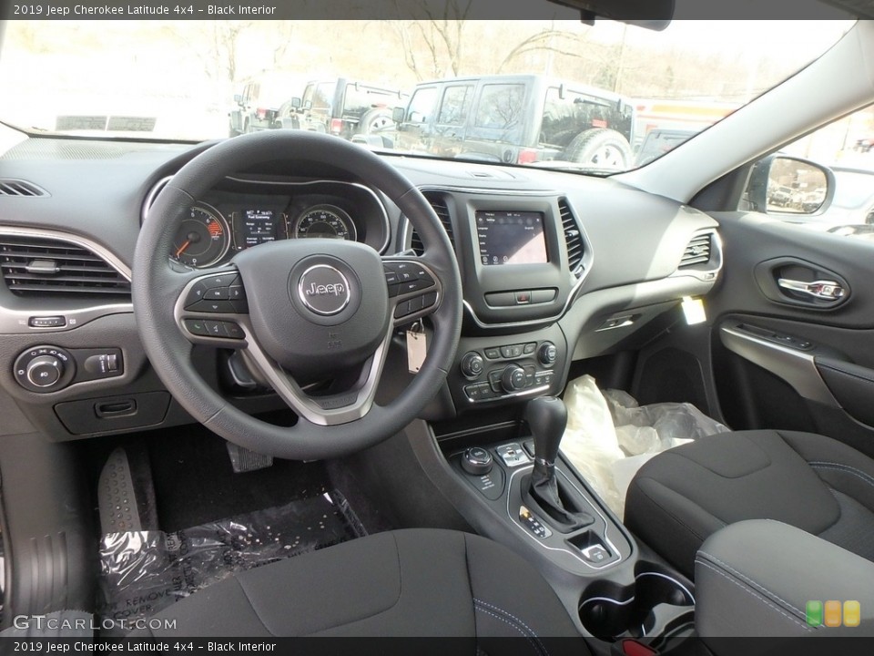 Black Interior Photo for the 2019 Jeep Cherokee Latitude 4x4 #126323283