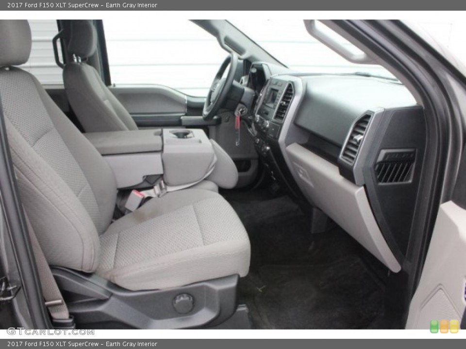 Earth Gray Interior Photo for the 2017 Ford F150 XLT SuperCrew #126400014