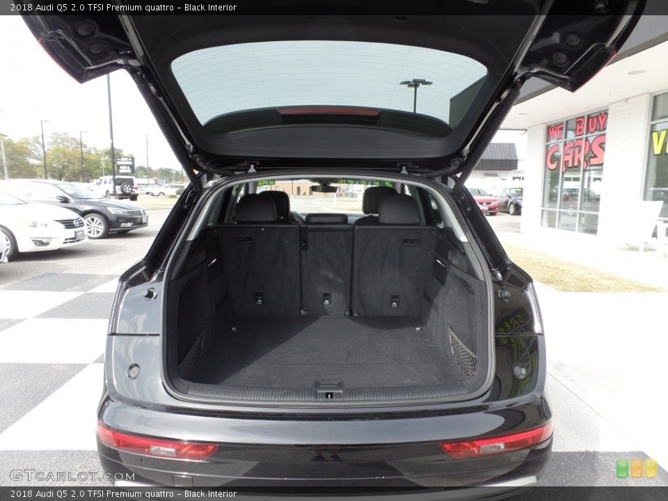 Black Interior Trunk for the 2018 Audi Q5 2.0 TFSI Premium quattro #126496418