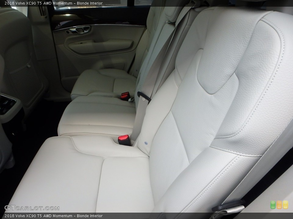 Blonde Interior Rear Seat for the 2018 Volvo XC90 T5 AWD Momentum #126576386