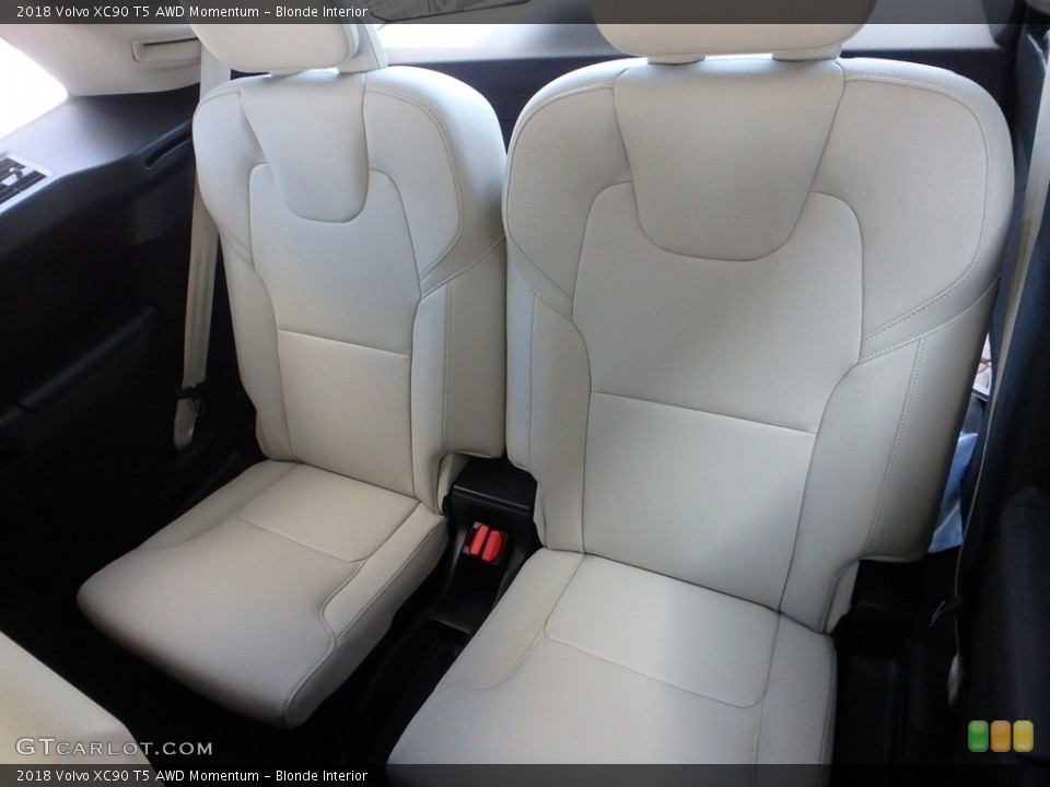 Blonde Interior Rear Seat for the 2018 Volvo XC90 T5 AWD Momentum #126576398