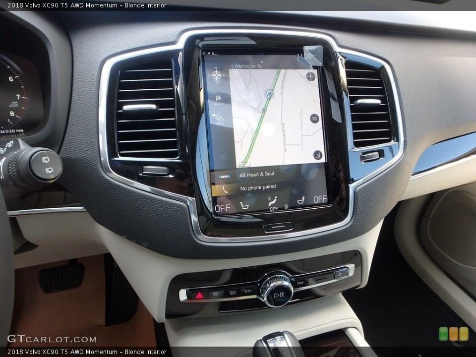 Blonde Interior Navigation for the 2018 Volvo XC90 T5 AWD Momentum #126576509