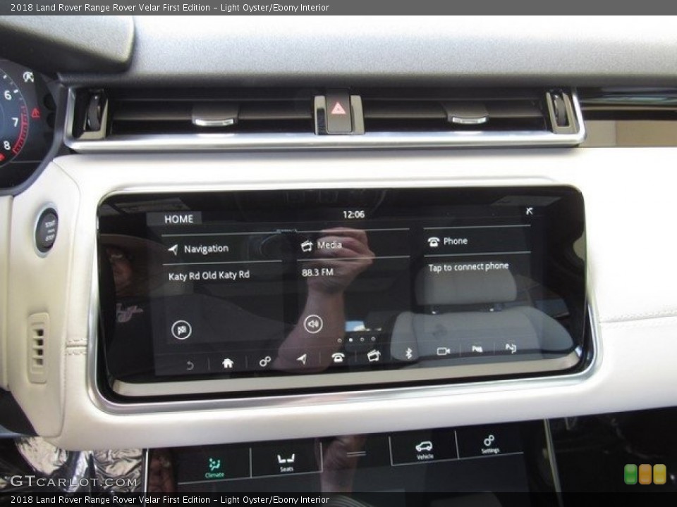 Light Oyster/Ebony Interior Controls for the 2018 Land Rover Range Rover Velar First Edition #126647367